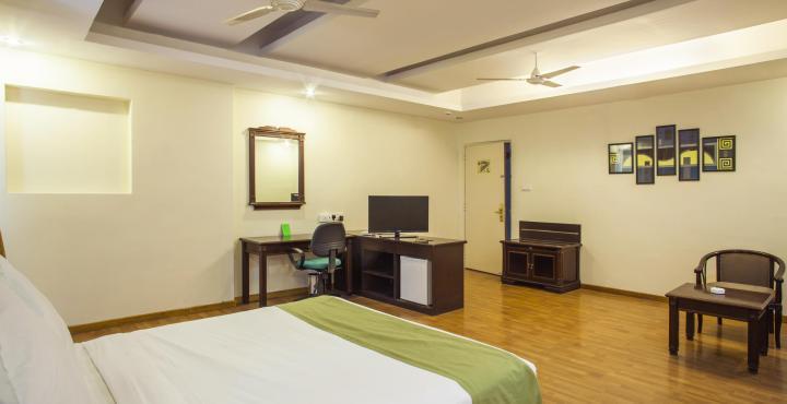 Sandhya Hotel Haiderabad Buitenkant foto