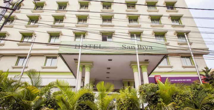 Sandhya Hotel Haiderabad Buitenkant foto