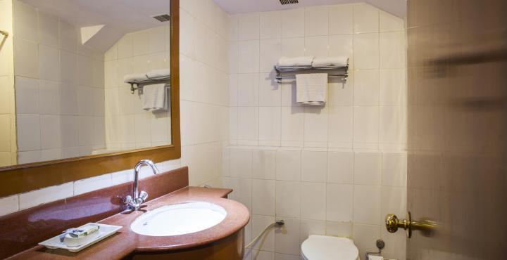 Sandhya Hotel Haiderabad Buitenkant foto